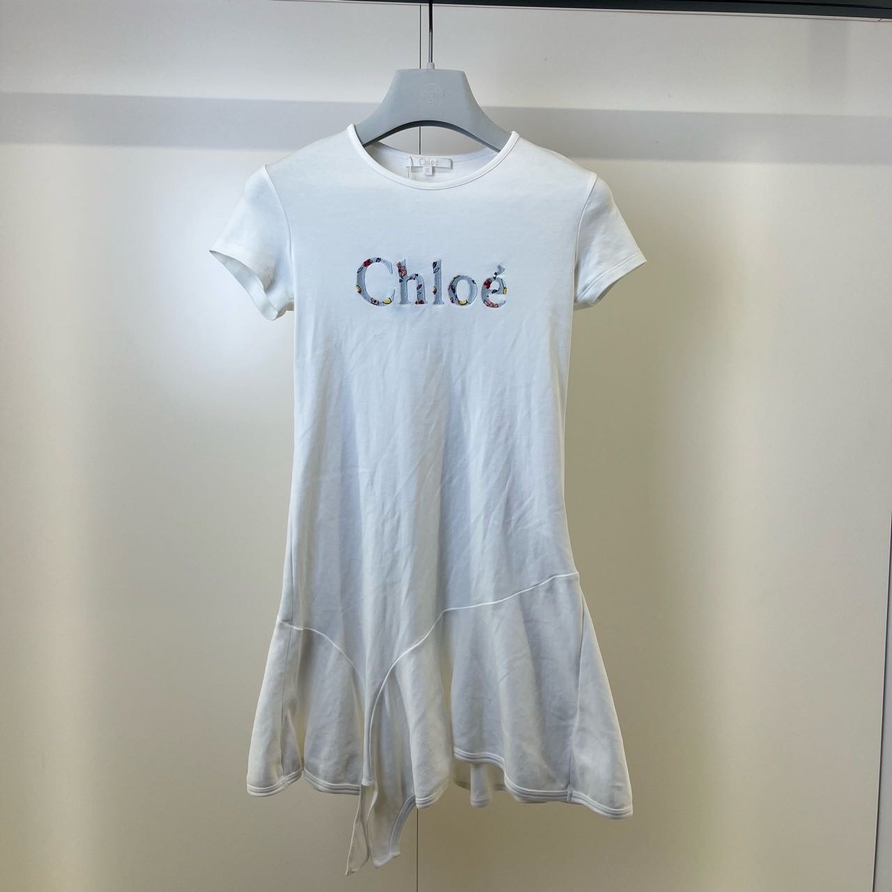 A级 Chloe 白色棉制连衣裙童装 10码
衣长68✖️胸围30*2✖️肩宽30