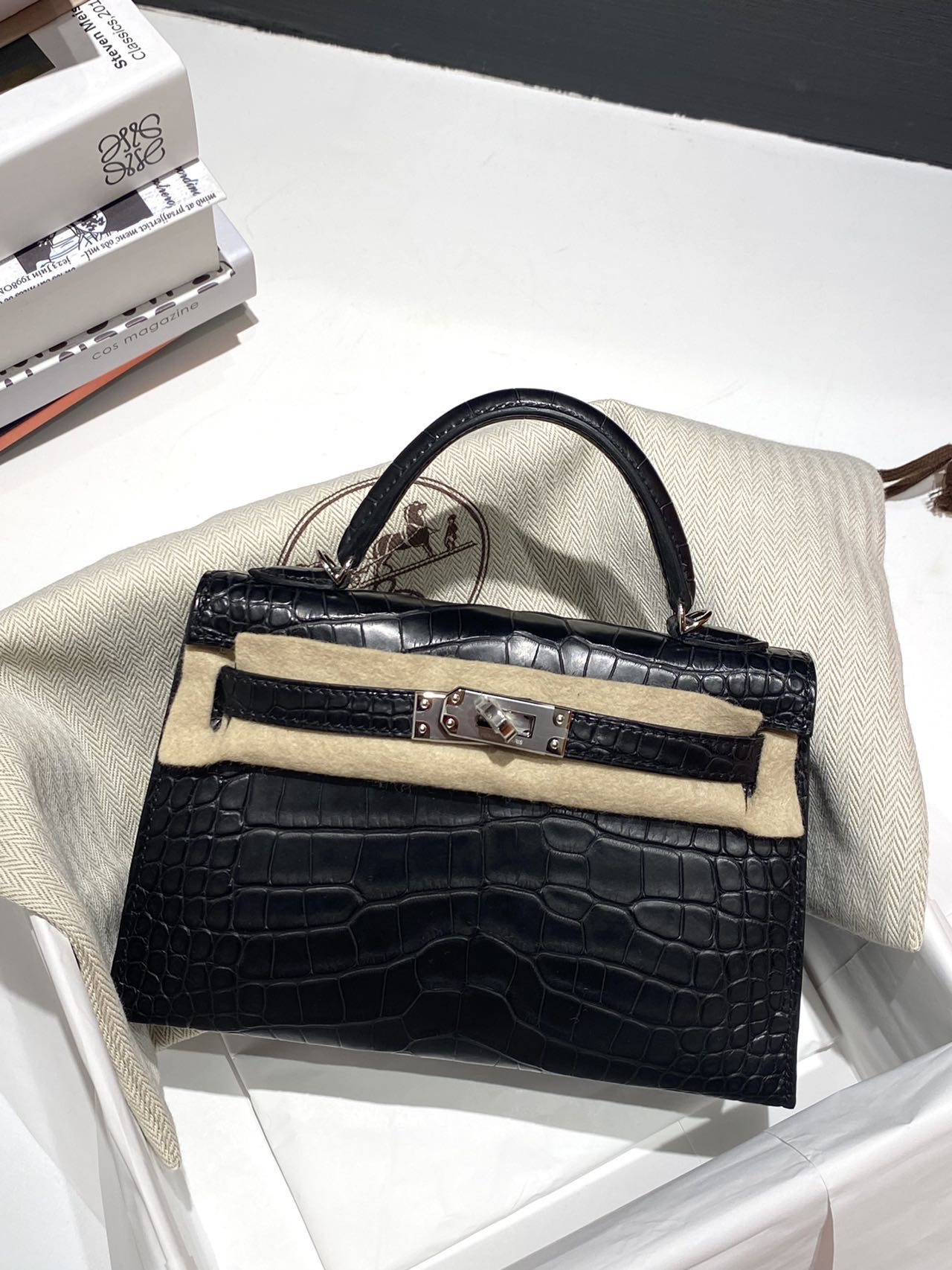 爱马仕 Hermes minikelly二代 黑银 雾面鳄鱼 G刻