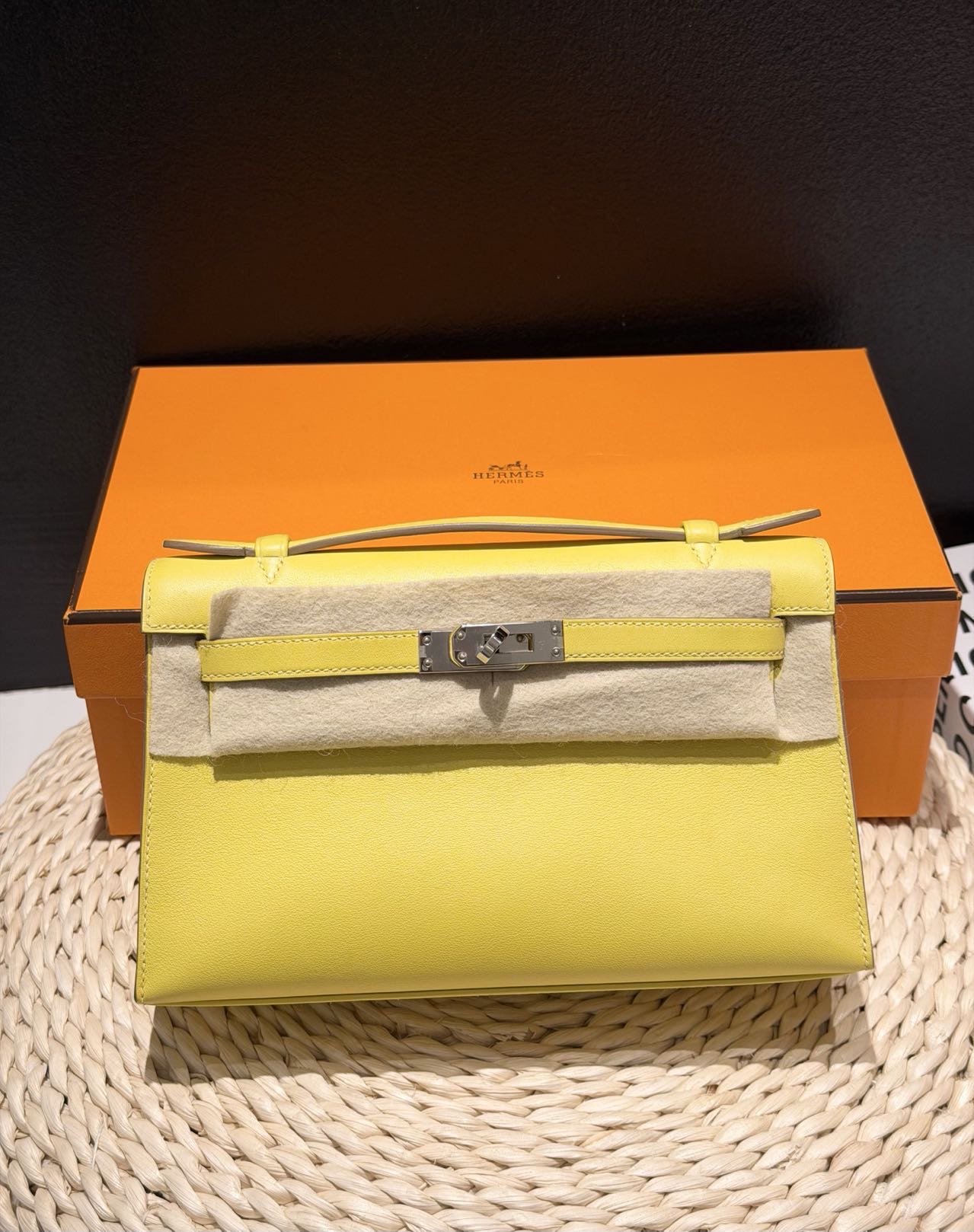 爱马仕 Hermes minikelly一代 柠檬黄 银扣 swift Y刻 闲置