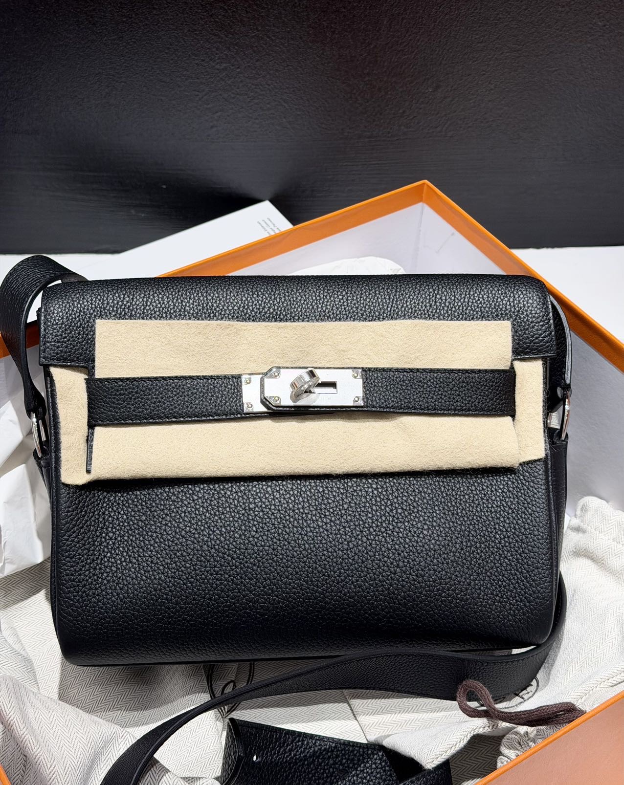 爱马仕 Hermes Kelly messenger 黑银 togo G刻