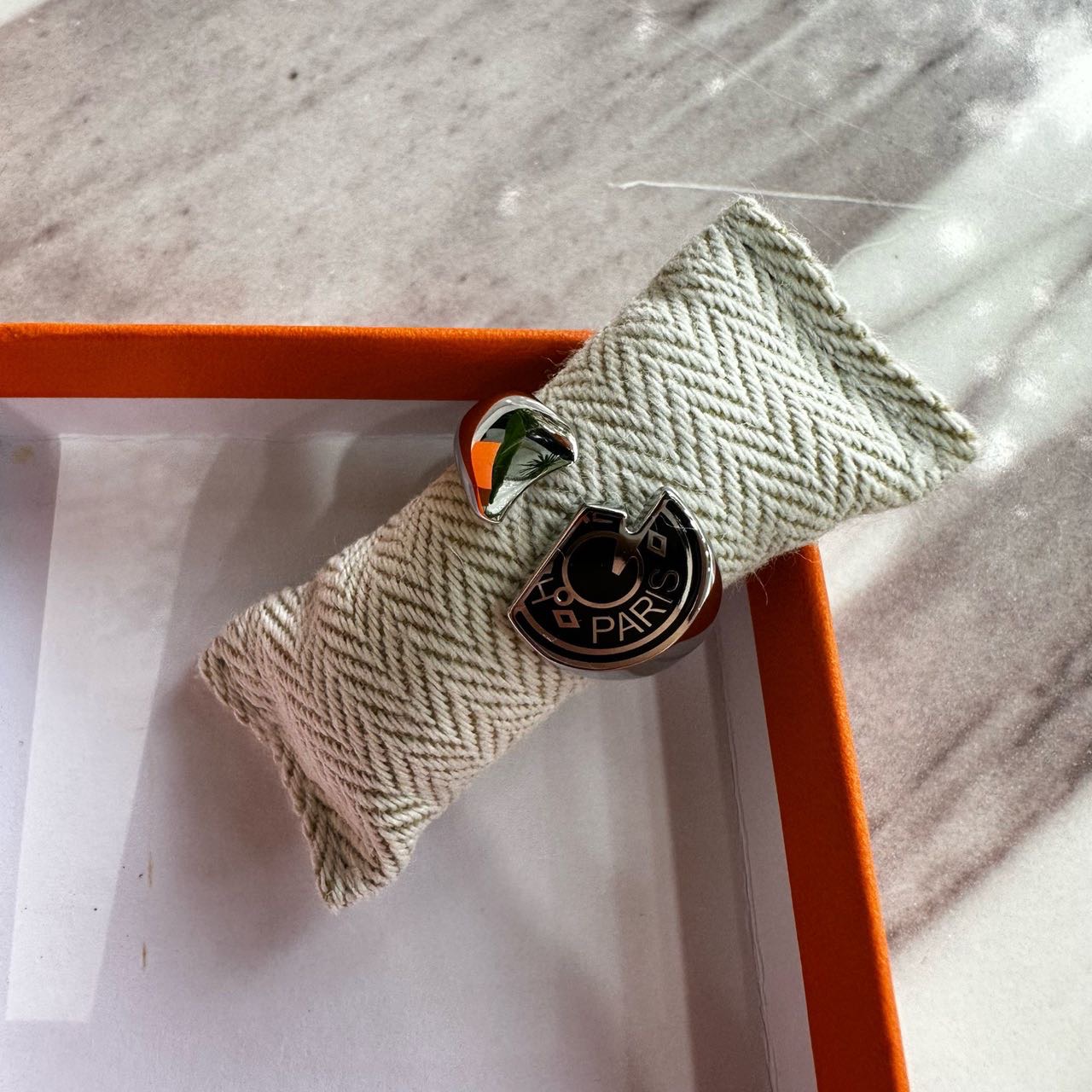 N级 Hermes 珐琅马头戒指 60码 带盒子尘袋