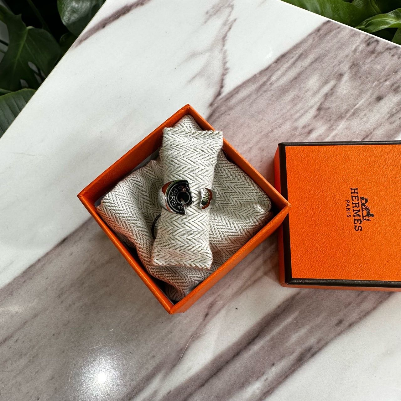 N级 Hermes 珐琅马头戒指 60码 带盒子尘袋 缩略图