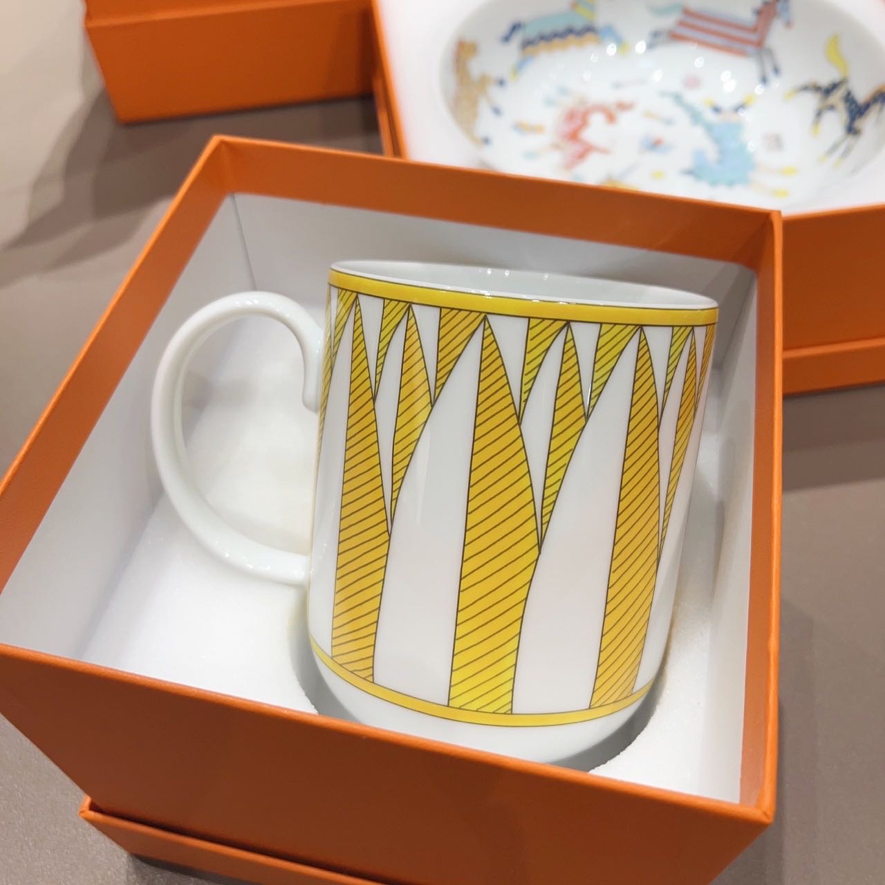 N级  Hermes   黄色 新款杯子 马克杯