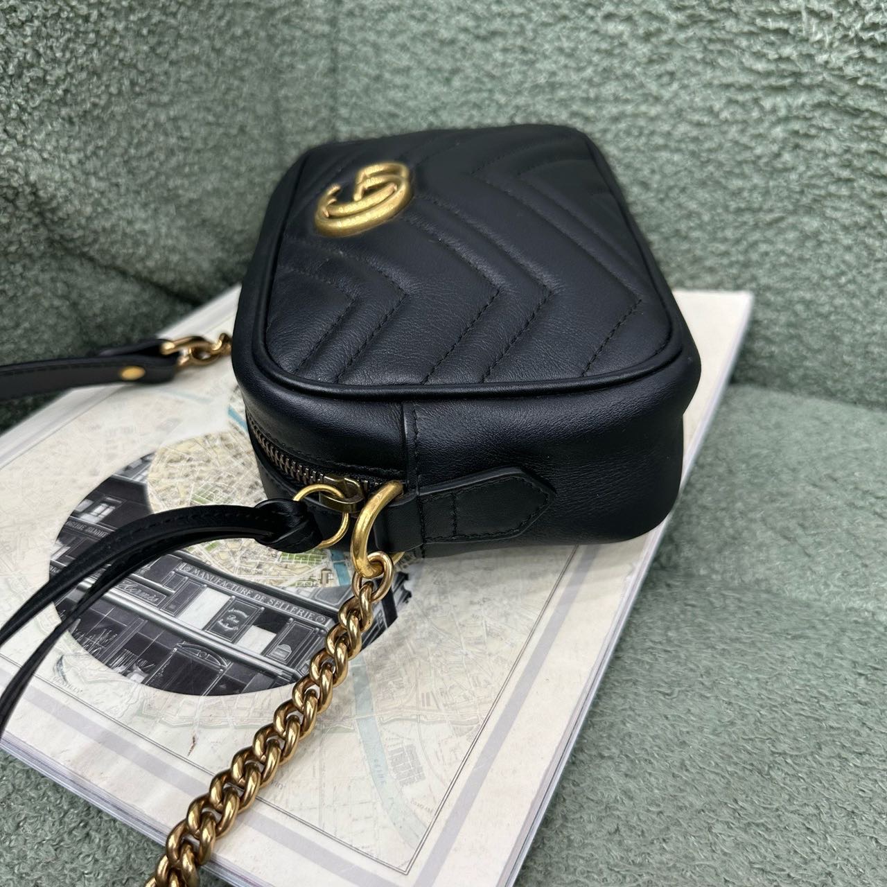A级 Gucci 黑金马蒙斜挎包 缩略图