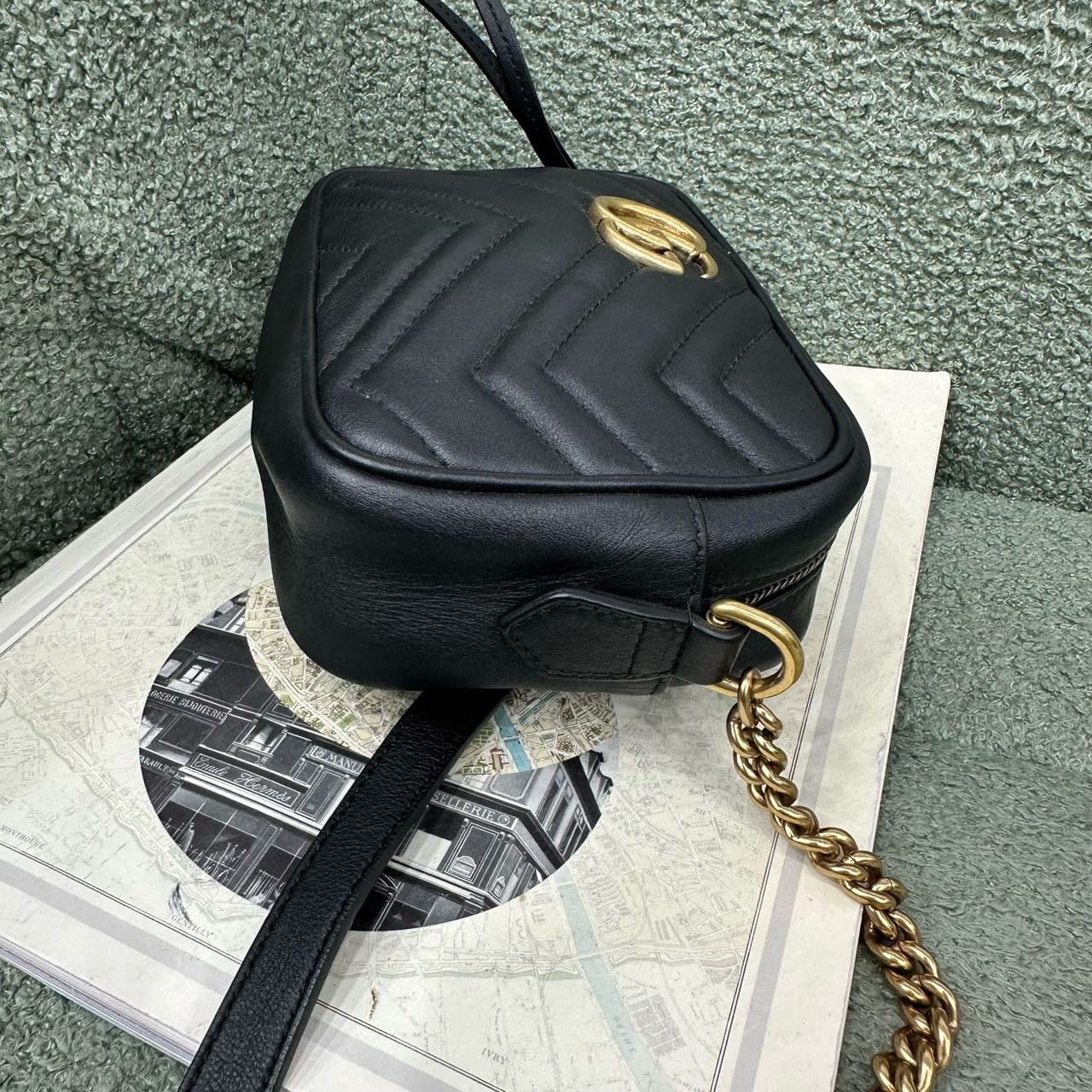 A级 Gucci 黑金马蒙斜挎包 缩略图