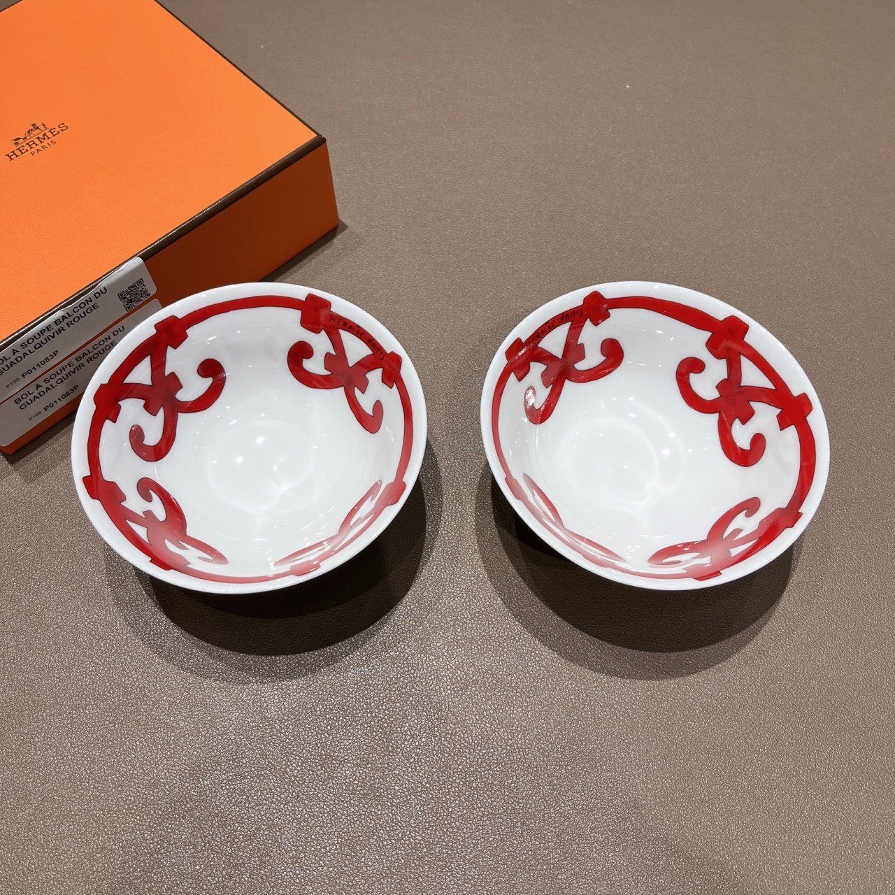 N级  Hermes  西班牙阳台系列 红色套装碗 陶瓷 瓷器 直径11厘米 带盒子 可配纸袋  配货折扣 缩略图