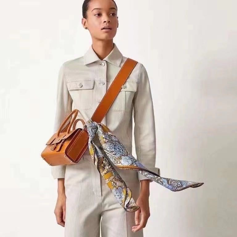 N级  爱马仕 new drag bag 22cm 01纯白  很低调 大小也刚好 缩略图