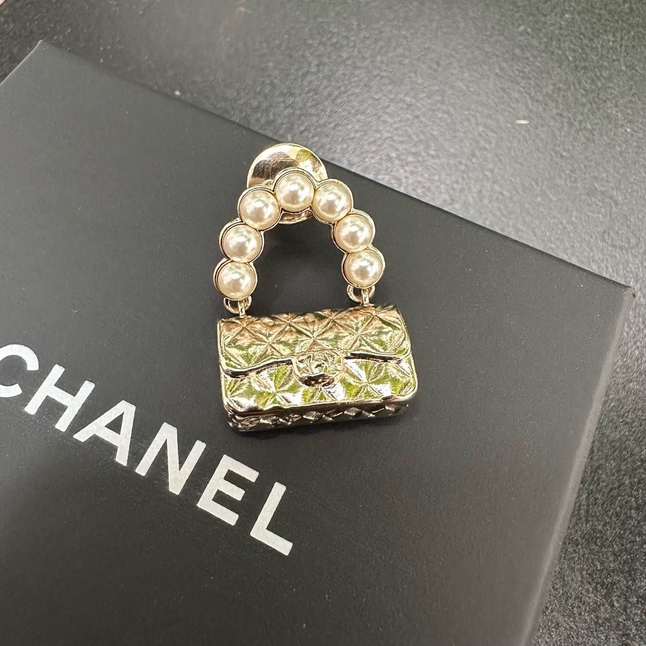 N级 Chanel  21S珍珠链条包胸针 带盒