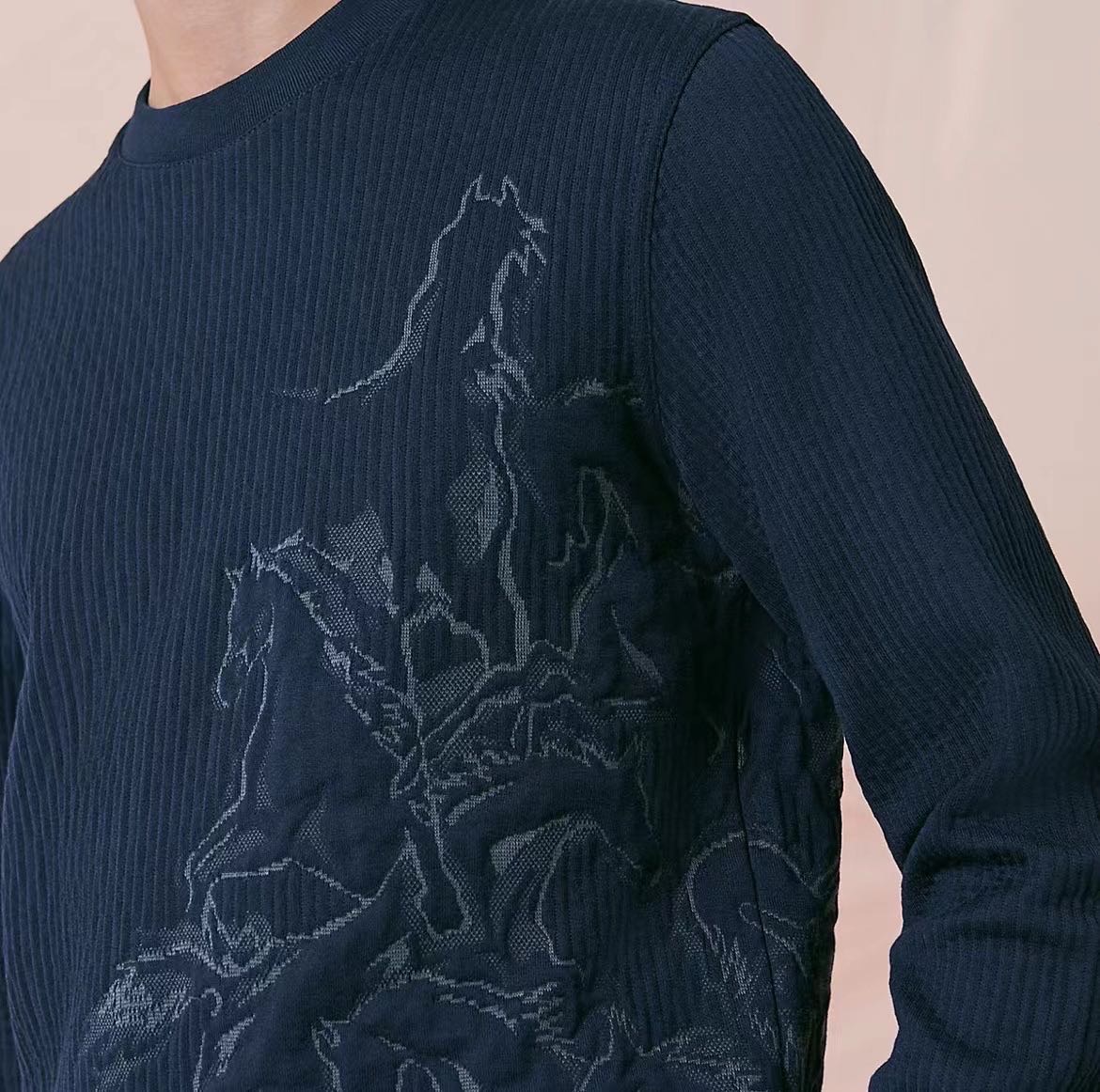 N级  现货可发 Hermes  新款男士卫衣  M码
好喜欢这个图案  马到成功  加厚款 配货折扣出 缩略图