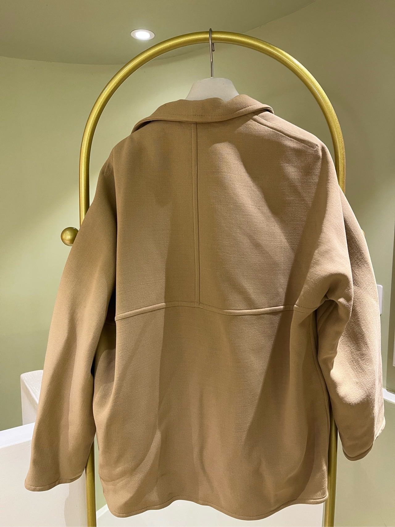 N级  Hermes 爱马仕 浅卡其色斜领外套 36码 胸围约114cm 衣长约70cm 缩略图