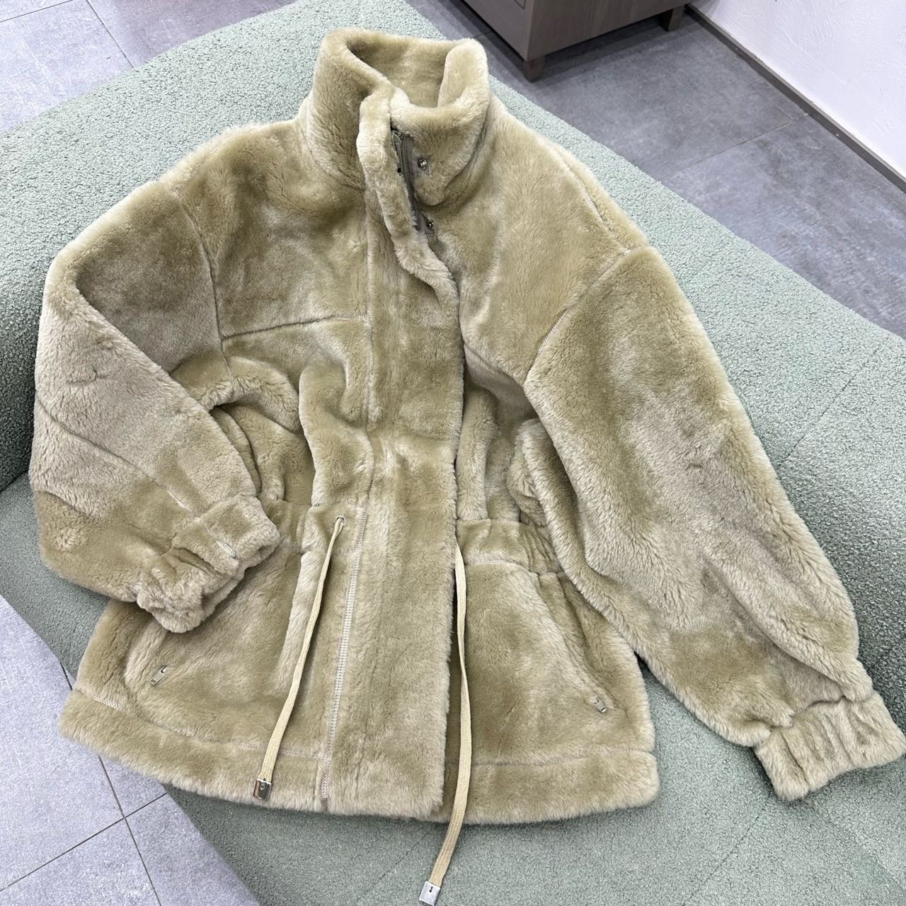A级 亚历山大王 皮毛外套 XS码 原价25800 骨折带走
