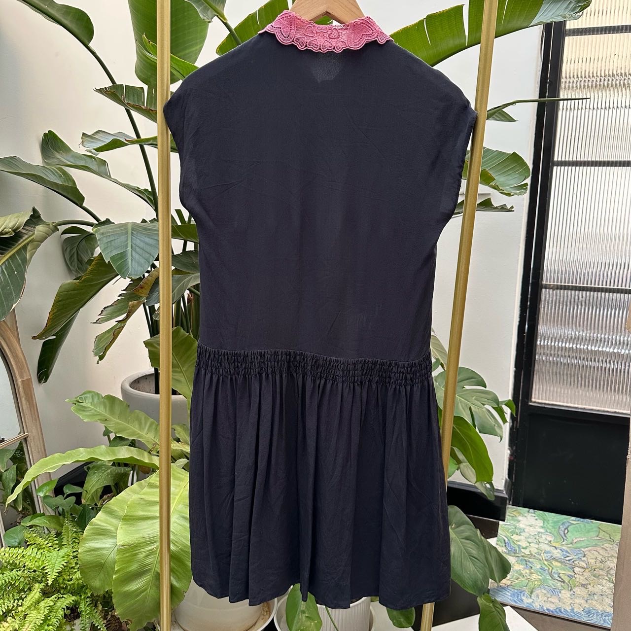 A级 Miumiu  连衣裙 36码
肩宽46cm 胸围36*2cm 衣长78cm 7号箱 缩略图