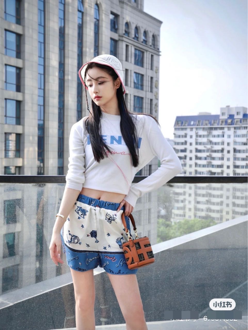 A级 FENDI 丝制短裤 42码
衣长40✖️腰围30*2 4号 缩略图