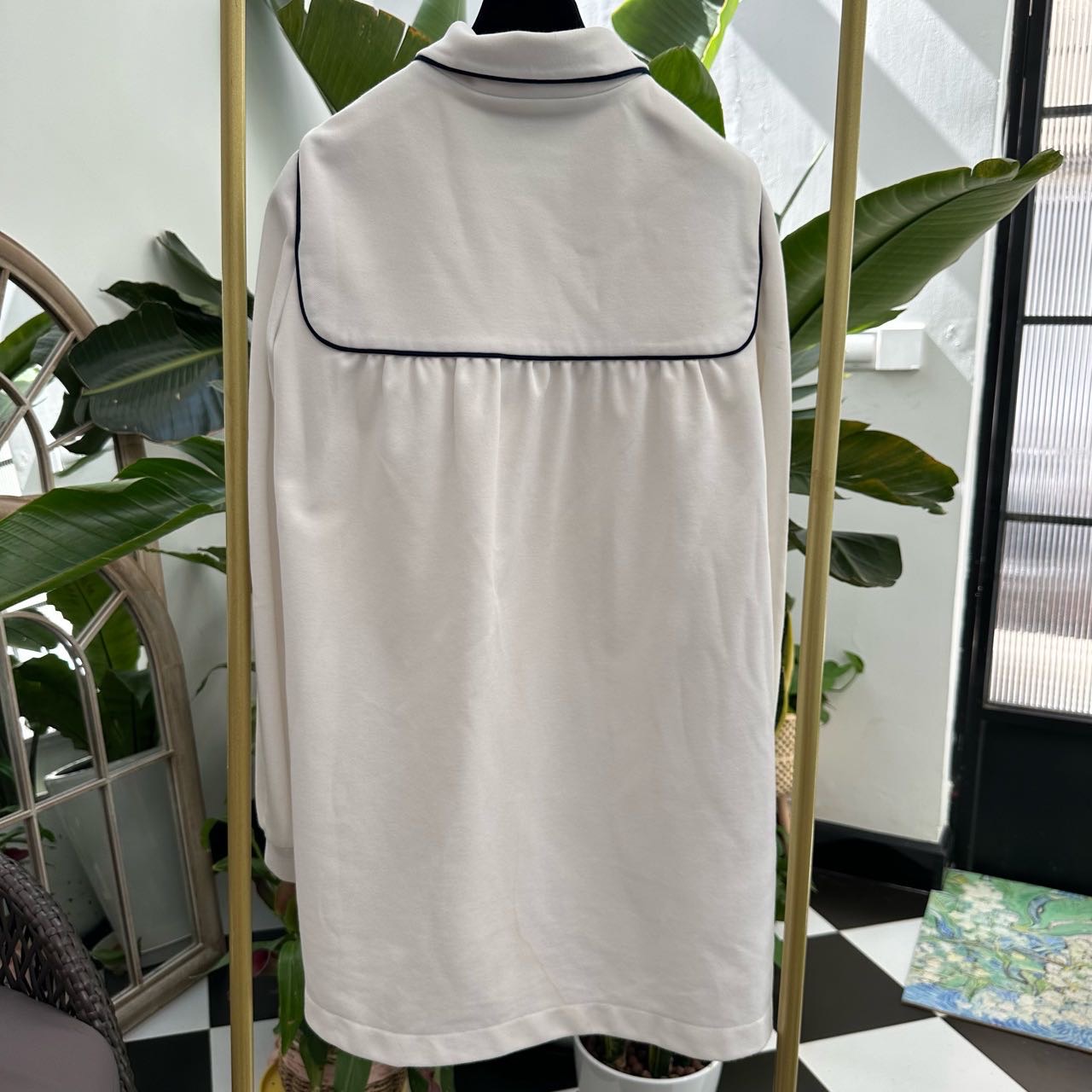 A级 Gucci 白色连衣裙/外套  S码 
胸围50×2  肩宽35  衣长78 缩略图