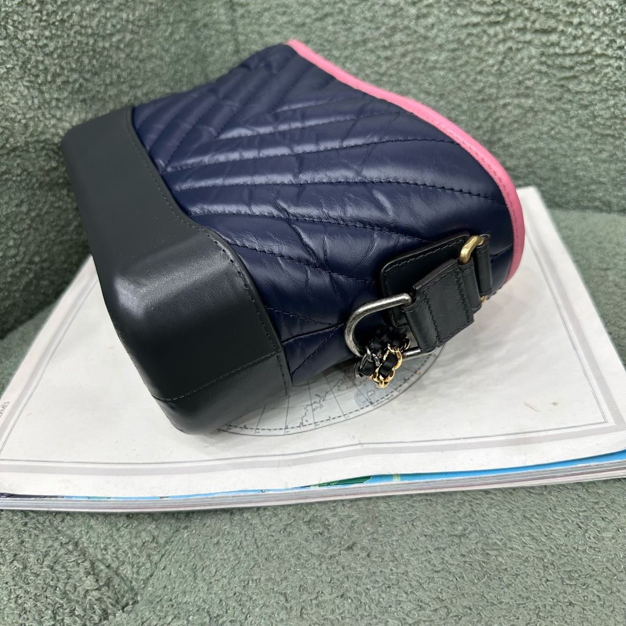 Chanel 拼色V纹流浪小号 26开 带尘袋 缩略图