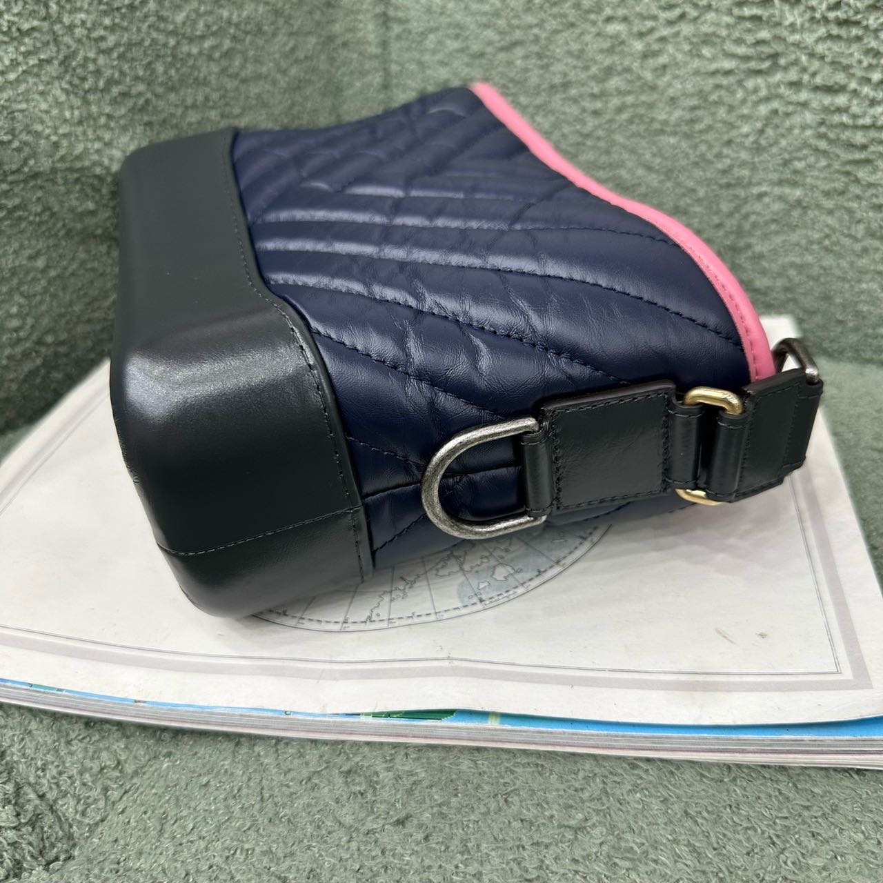 Chanel 拼色V纹流浪小号 26开 带尘袋 缩略图