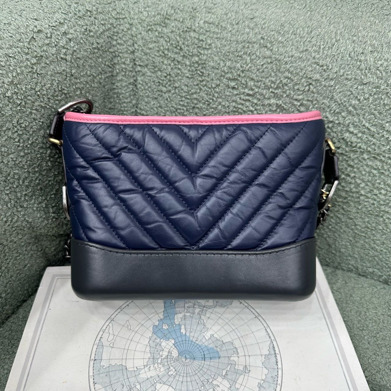 Chanel 拼色V纹流浪小号 26开 带尘袋