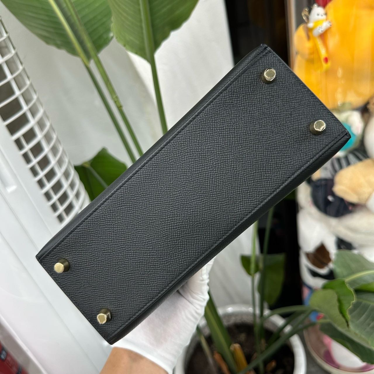 Hermes 黑金Kelly25 金扣 Epsom皮 U刻
配件 尘袋 肩带 锁钥匙 雨衣 白本 缩略图