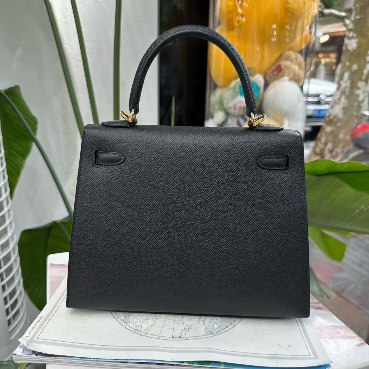 Hermes 黑金Kelly25 金扣 Epsom皮 U刻
配件 尘袋 肩带 锁钥匙 雨衣 白本 缩略图
