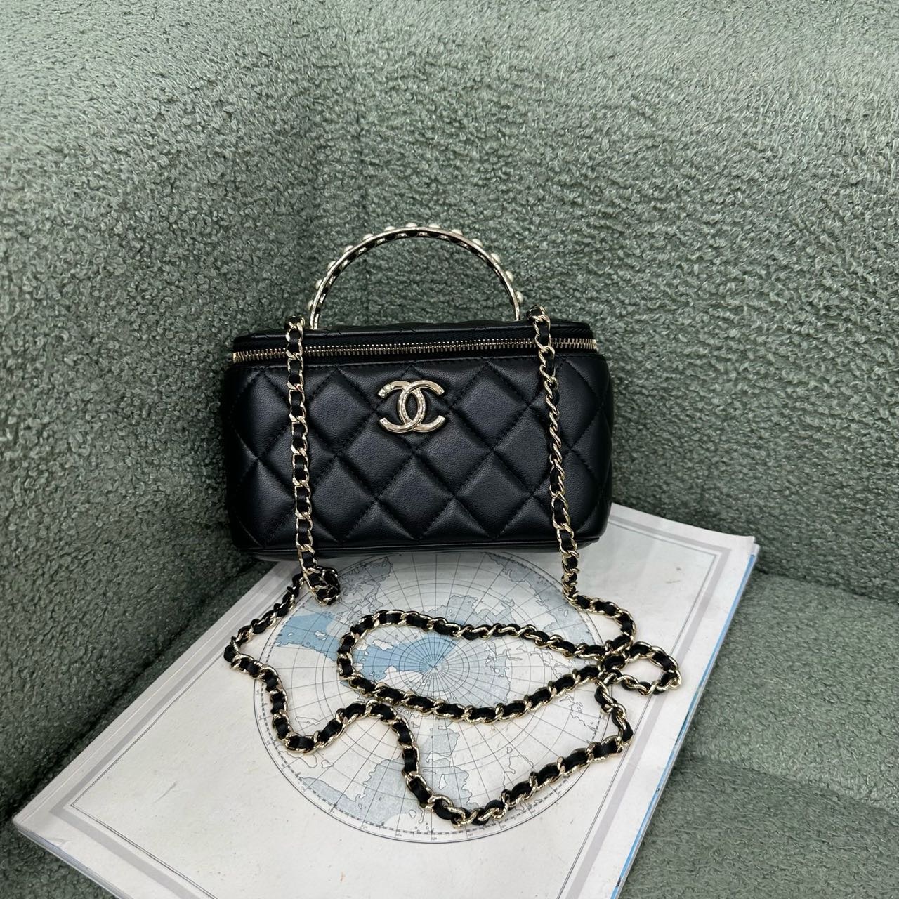 A级 Chanel 黑金珍珠手柄盒子包 芯片款 缩略图