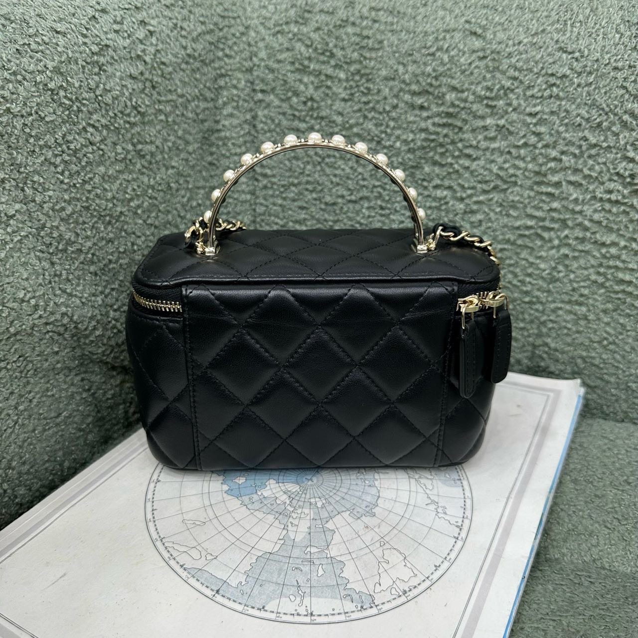A级 Chanel 黑金珍珠手柄盒子包 芯片款 缩略图