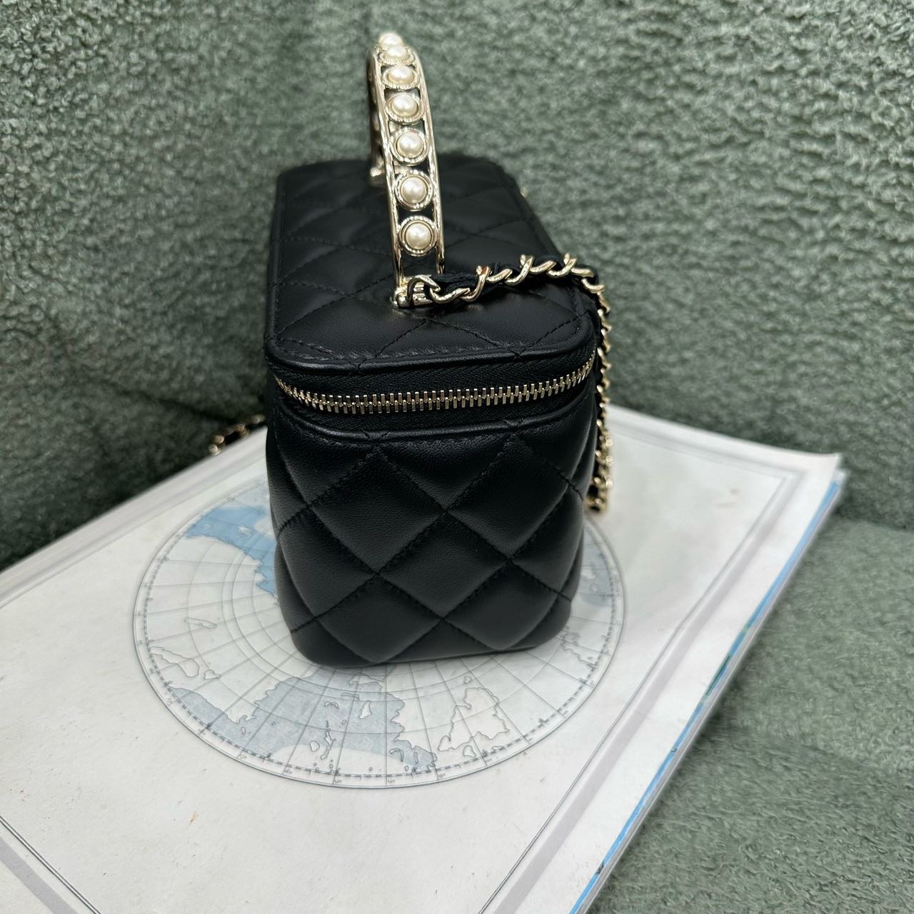 A级 Chanel 黑金珍珠手柄盒子包 芯片款 缩略图