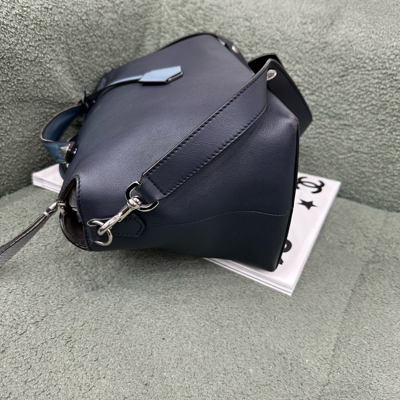 A级 Fendi 斜挎包 缩略图