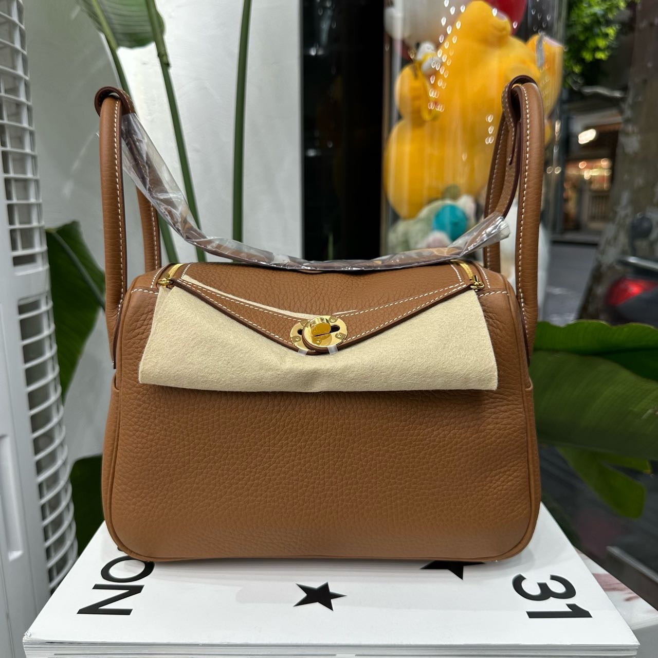 Hermes 金棕Lindy26 金扣 TC皮 G刻 全套新鲜票