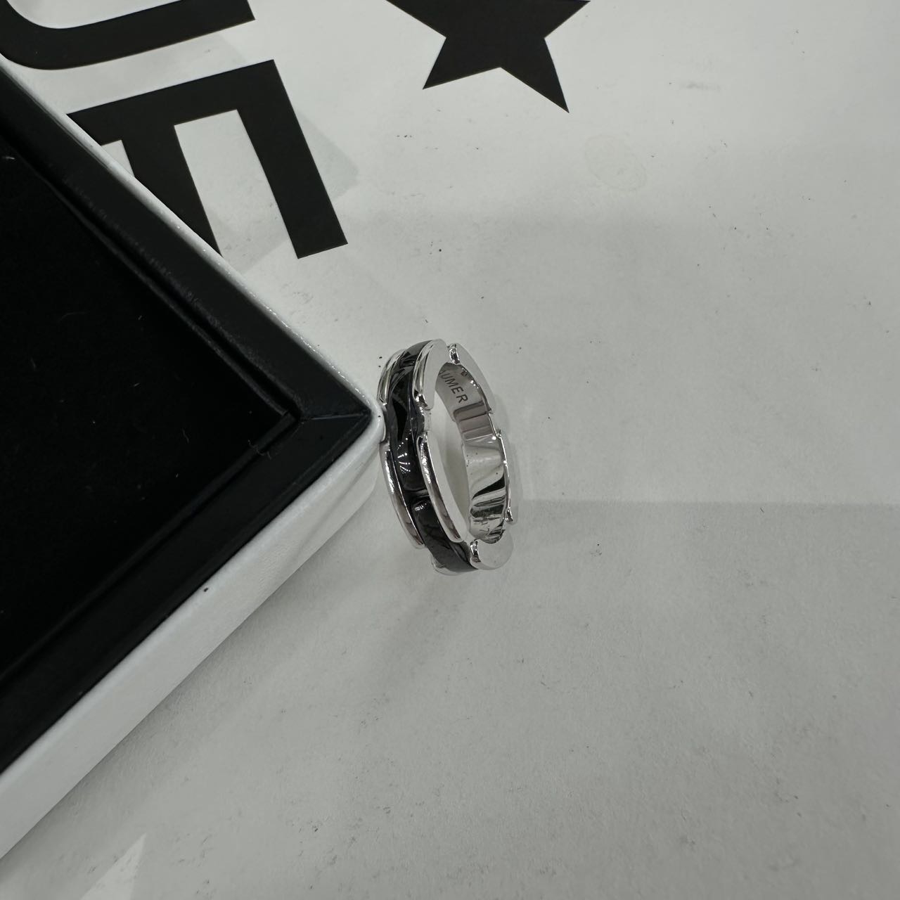 Chanel 18K白金黑陶瓷戒指 47码 带盒子