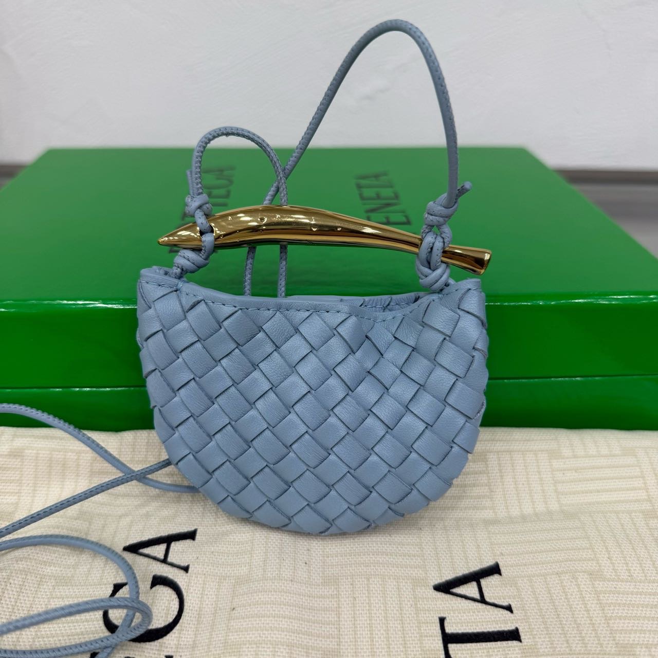 葆蝶家/BV新品 Mini Sardine 沙丁鱼迷你尺寸 浅蓝色