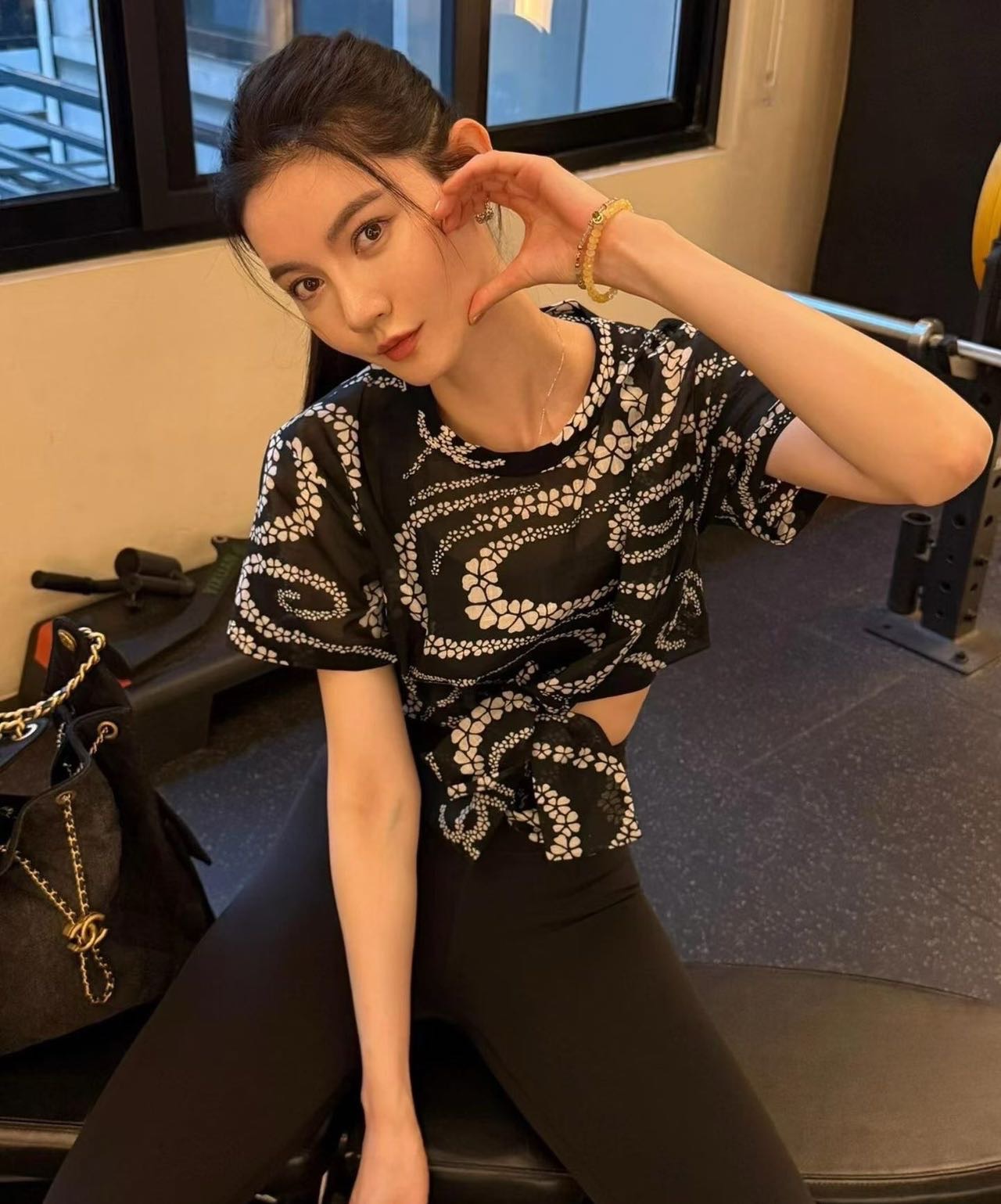 香奈儿 Chanel 25m黑白波浪纹双c系带上衣 36码 缩略图