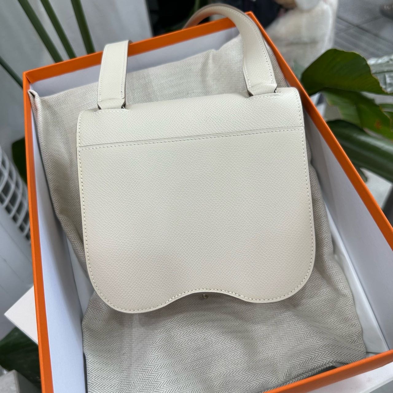 Hermes 奶昔白Della/屁股包 Epsom皮 Z刻
全套无票 缩略图