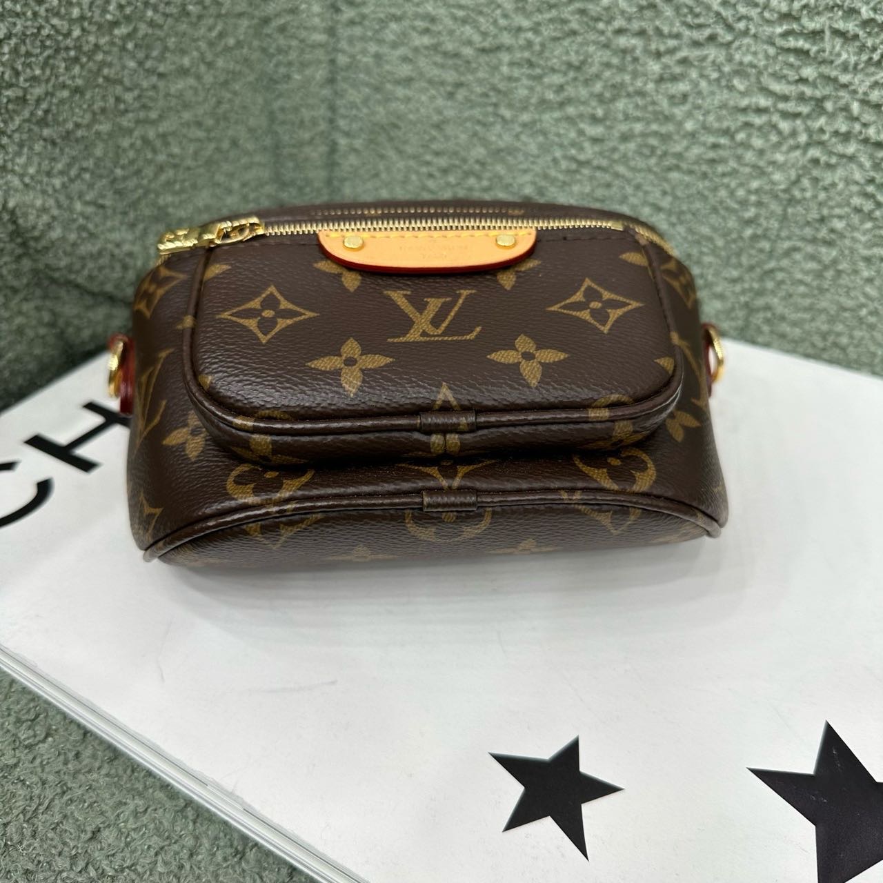 LV 老花bumbag mini腰包 芯片款 缩略图