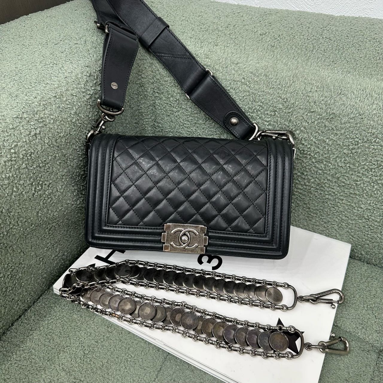 Chanel 黑银leboy 中号 16开 双肩带可替换