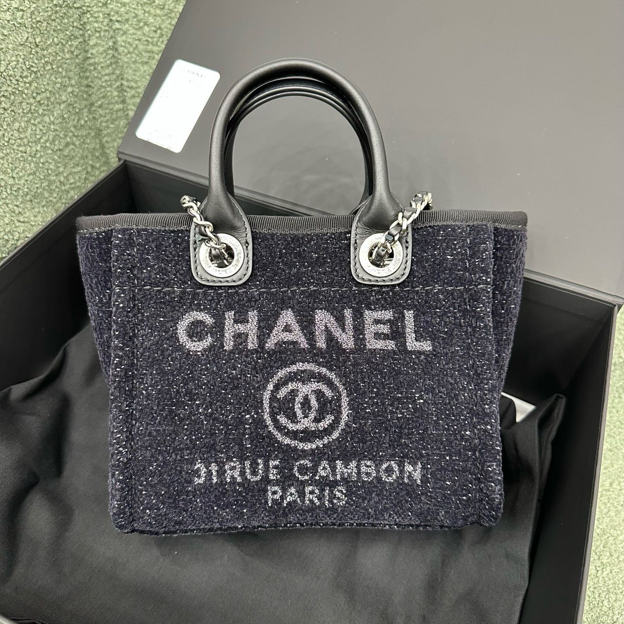 Chanel 26A毛呢mini沙滩包 钢印款 带盒子尘袋