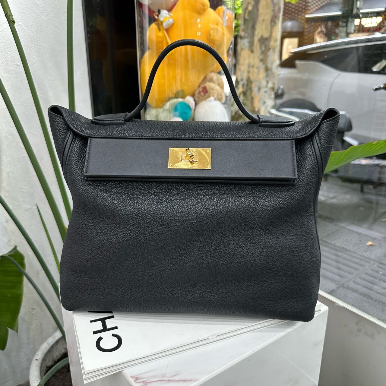 Hermes 黑金2424-35 金扣 togo皮 D刻