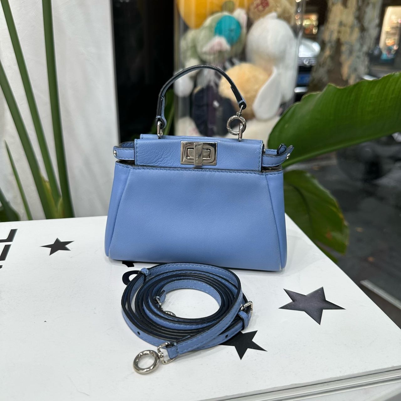 Fendi mini peekaboo斜挎包