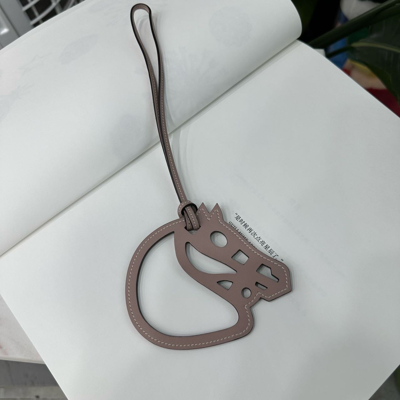 Hermes 皮质马头挂件 缩略图