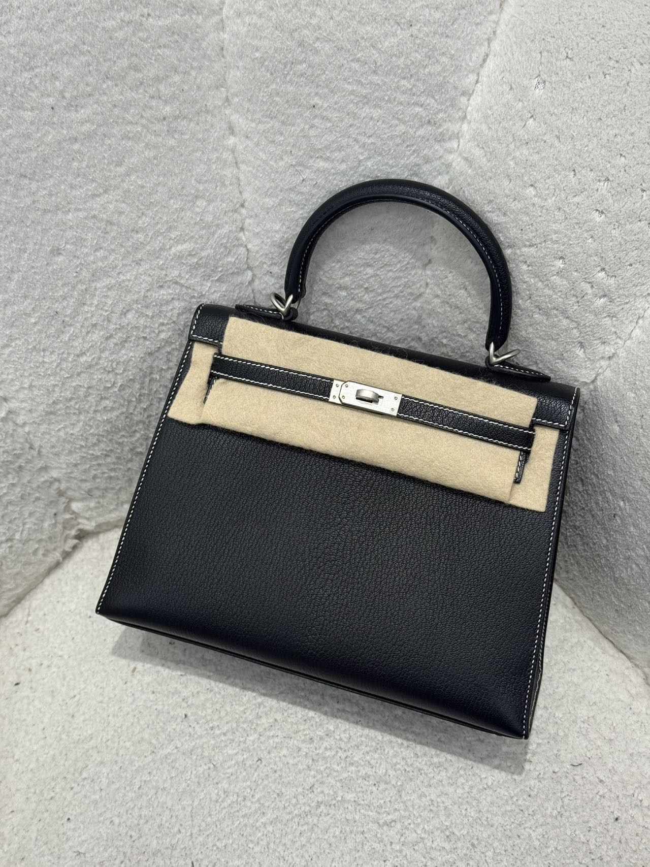 Hermes 黑色Kelly25 拉丝银扣 山羊皮 SO走白线 W刻全套