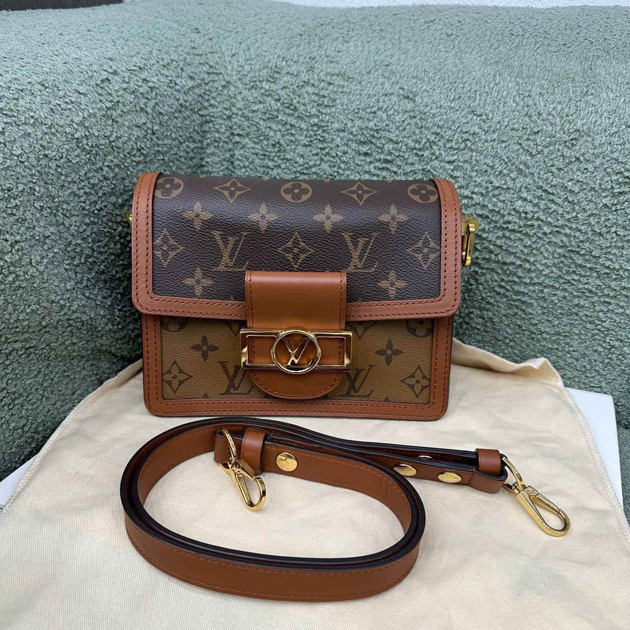 LV 达芙妮小号 20年带芯片 带尘袋