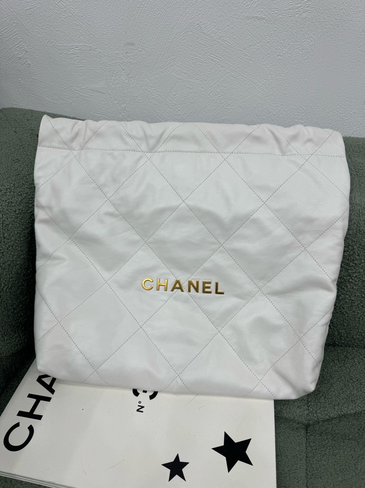 Chanel 白色中号22Bag 芯片款有子袋 一万多带走