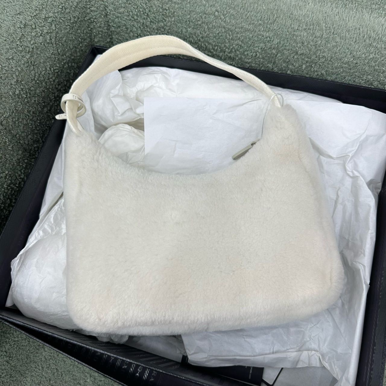 Prada 毛绒hobo手提包 缩略图