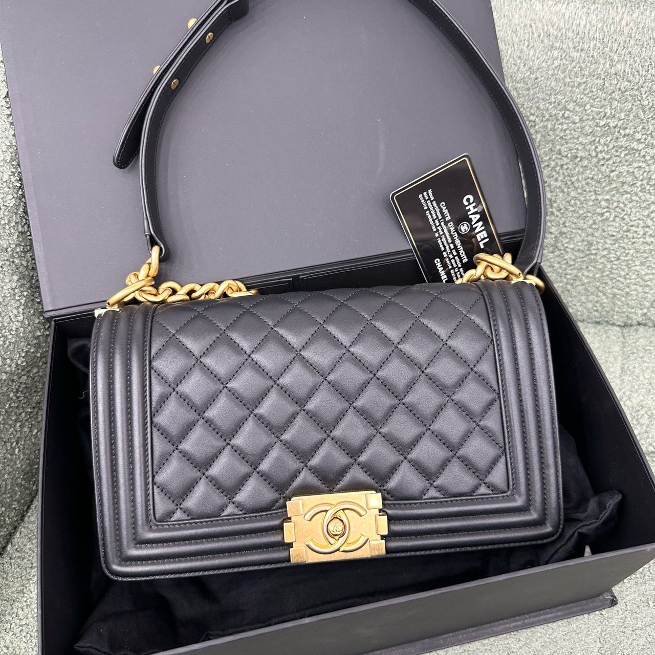 Chanel 黑金leboy 中号 26开 带盒子尘袋保卡