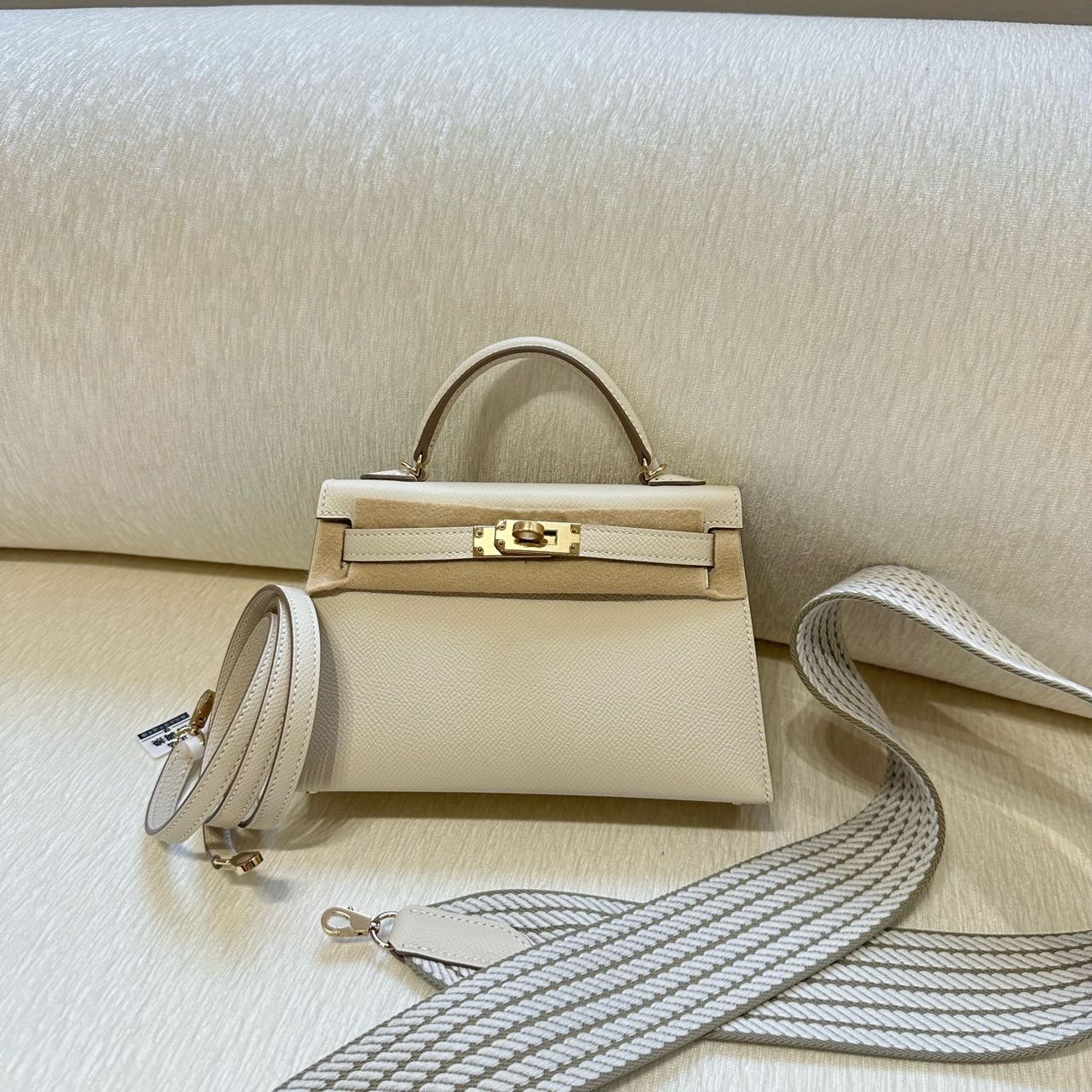 Hermes 奶昔白mini Kelly二代 淡金扣 Epsom皮 双肩带 G刻 全套 缩略图